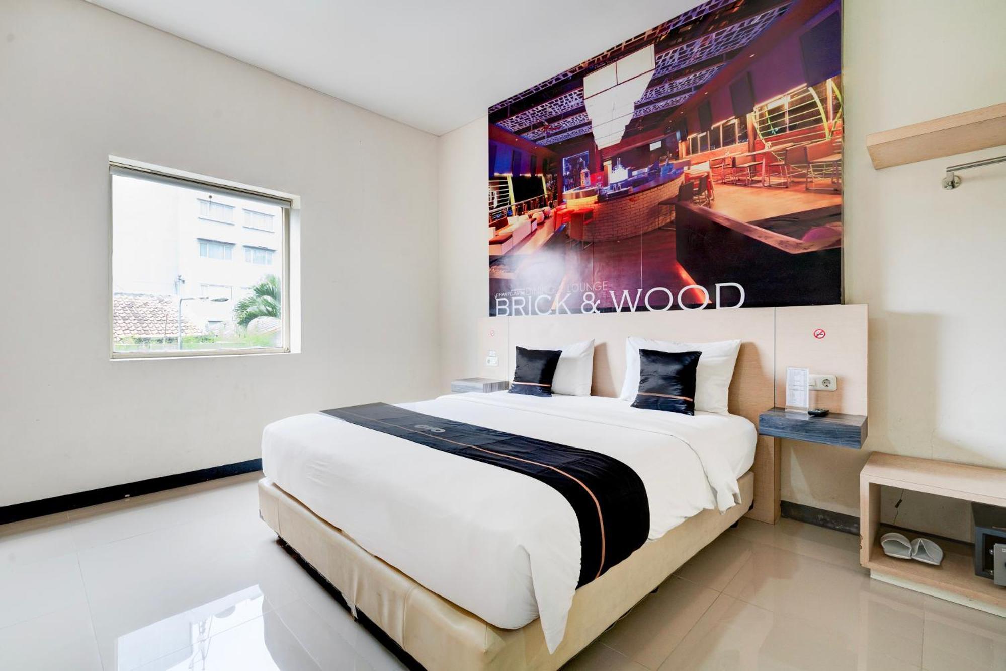 Townhouse Oak Cihampelas Near Ciwalk Formerly Promenade Hotel Bandung Exterior photo