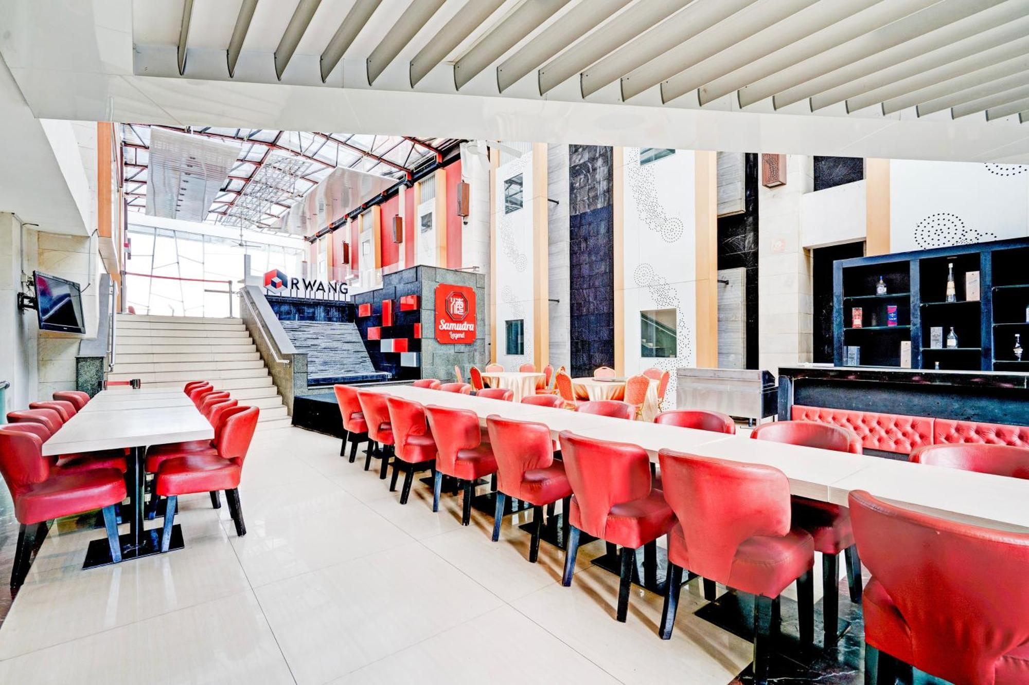 Townhouse Oak Cihampelas Near Ciwalk Formerly Promenade Hotel Bandung Exterior photo